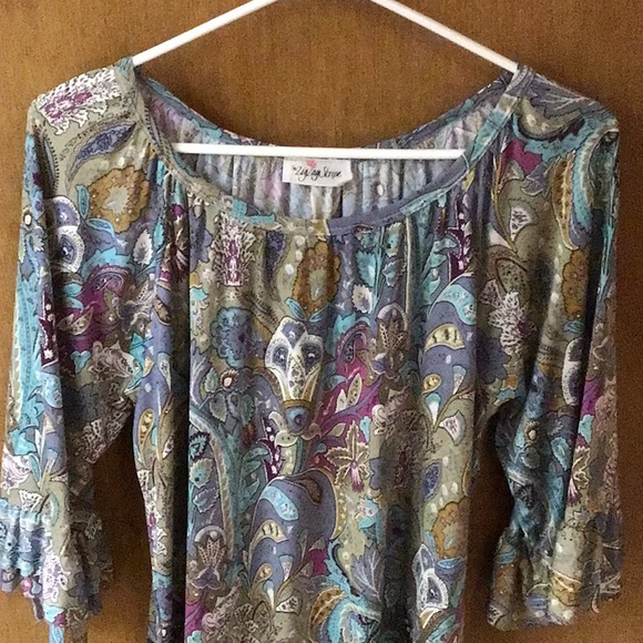 Artsy tunic top with bell sleeves - Picture 6 of 6